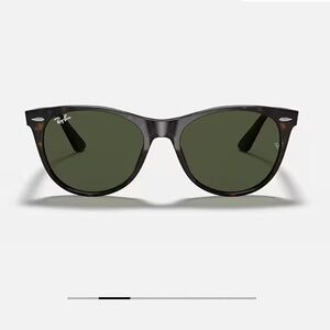 Ray-Ban Wayfarer II Classic Sunglasses with Black Frames